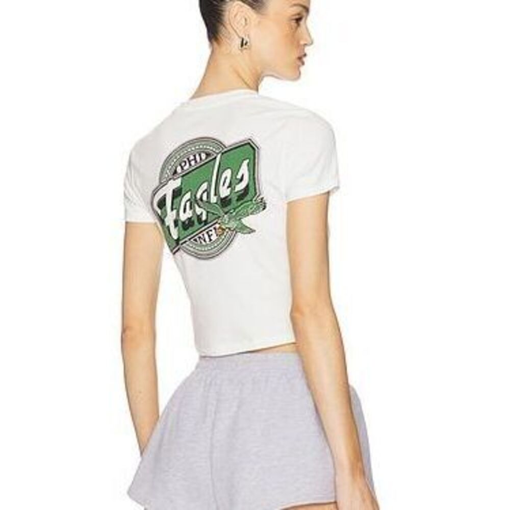 Philadelphia Eagles Cheers Baby Tee in Vintage White Size M